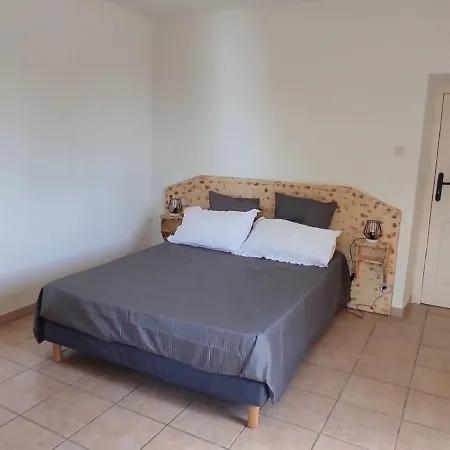 Holiday home Attractive Maison In With Garden